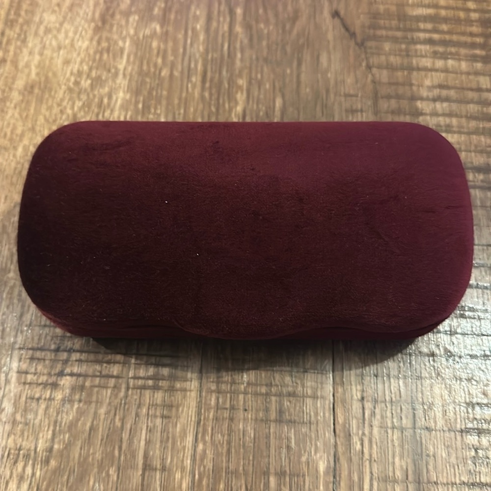 Gucci glasses case velvet maroon